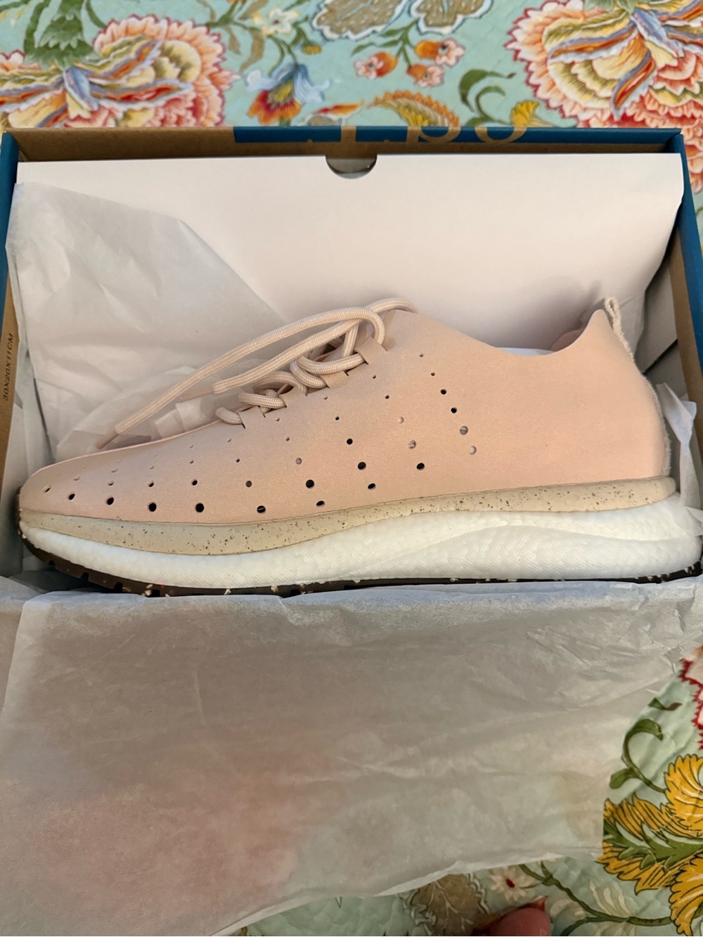 NIB OTBT Women’s Sneakers